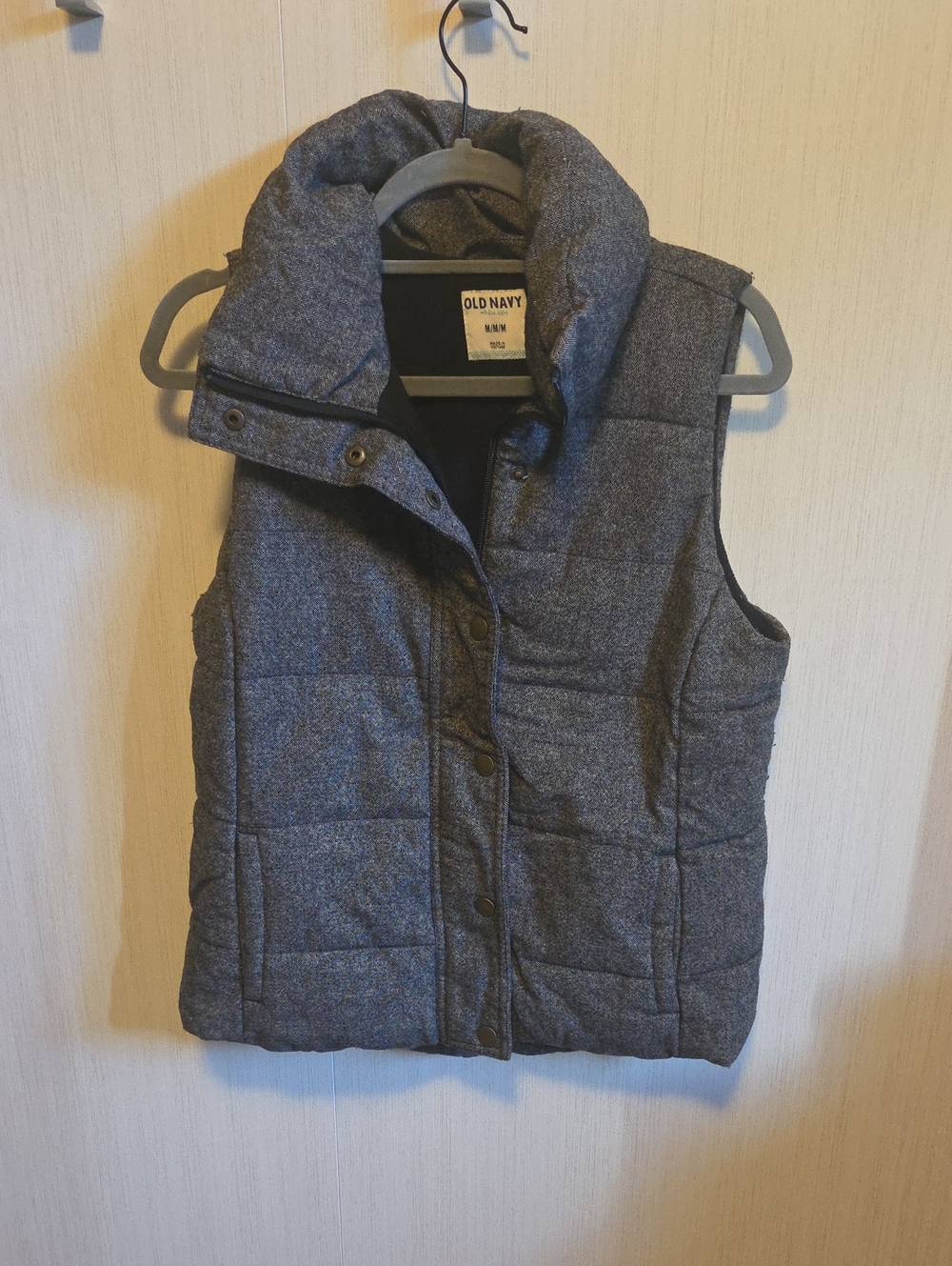 Old Navy Women’s Gray Quilted Puffer Vest Size Med